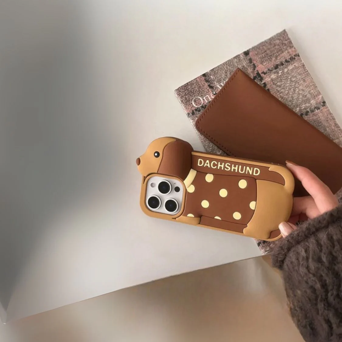 Cute Dachshund-Themed iPhone Case - Unique Polka Dot Camera Design Cover - Image 3