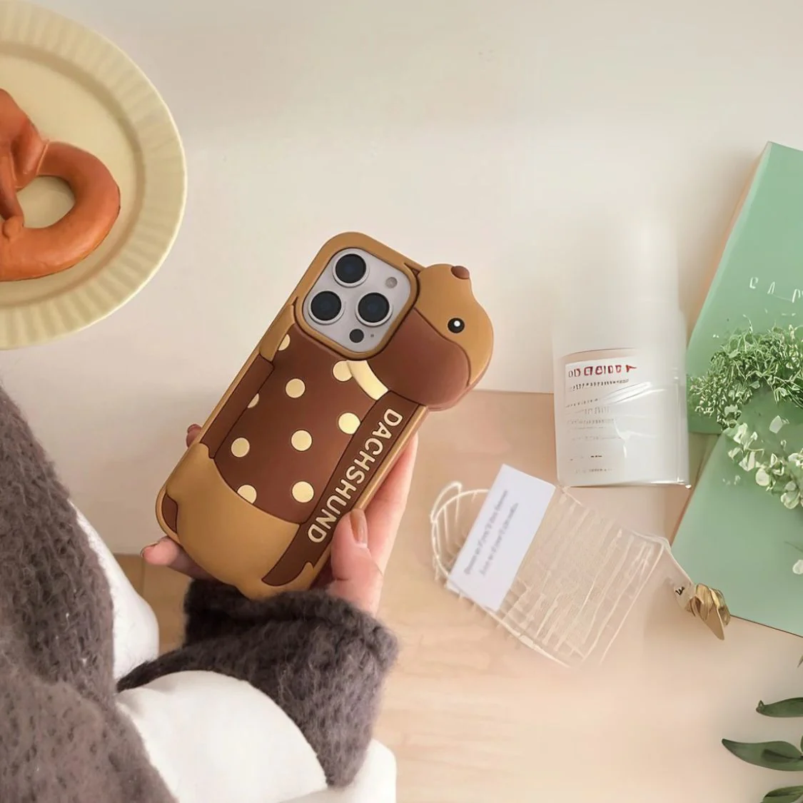 Cute Dachshund-Themed iPhone Case - Unique Polka Dot Camera Design Cover - Image 4